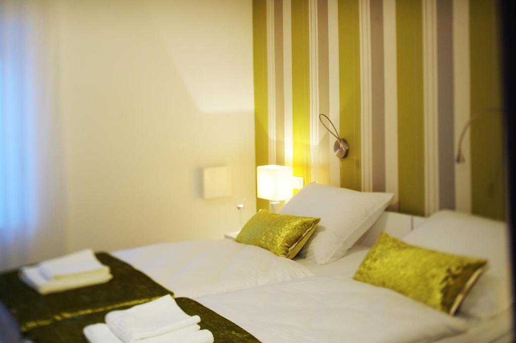 Garni Hotel Azur 류블랴나 객실 사진