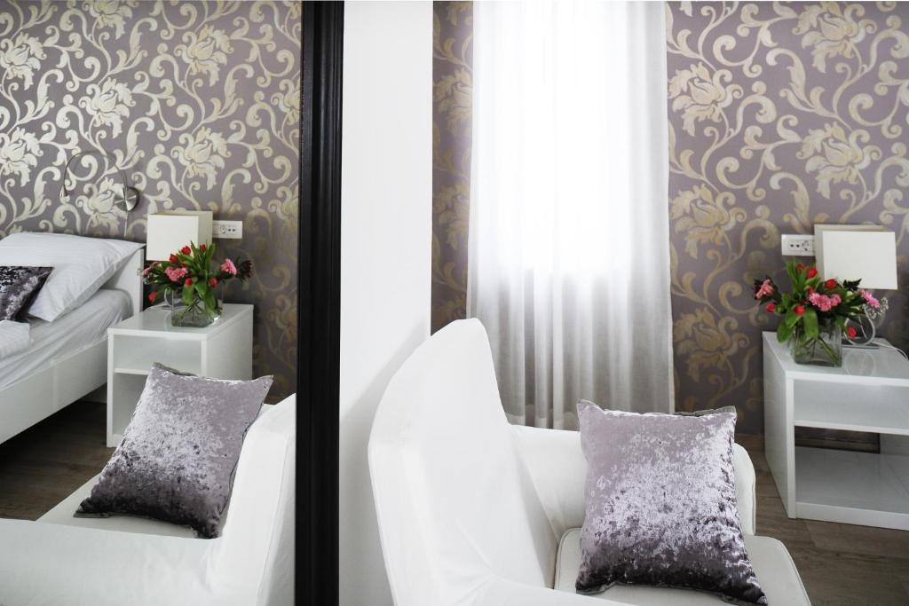Garni Hotel Azur 류블랴나 객실 사진