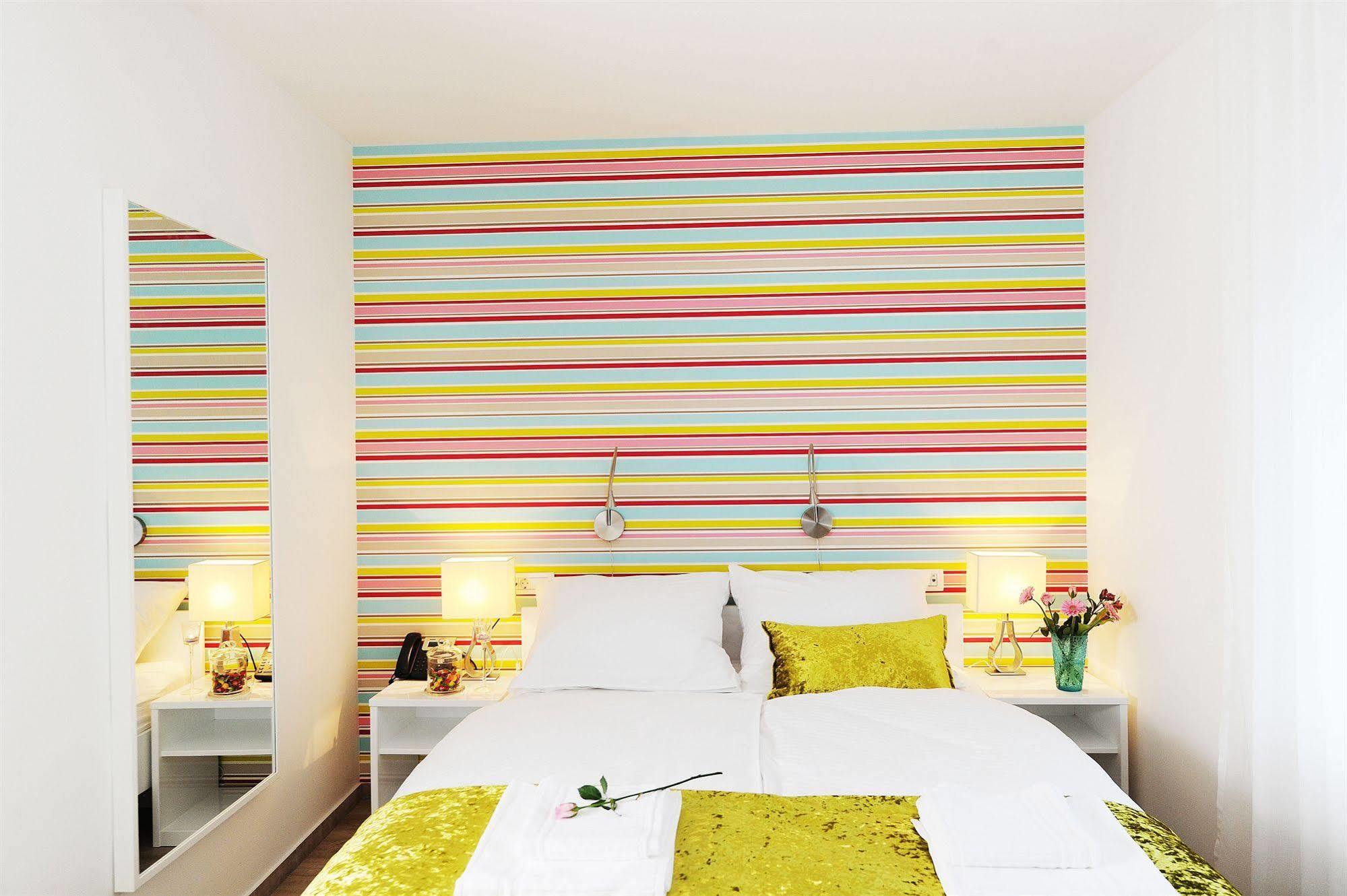 Garni Hotel Azur 류블랴나 외부 사진